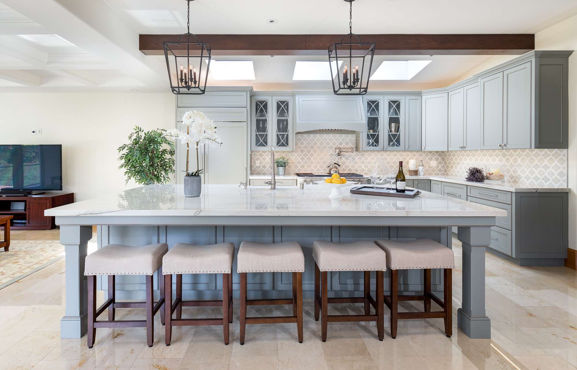 Transitional Kitchen Interior Design Photography - Palos Verdes Estates ...